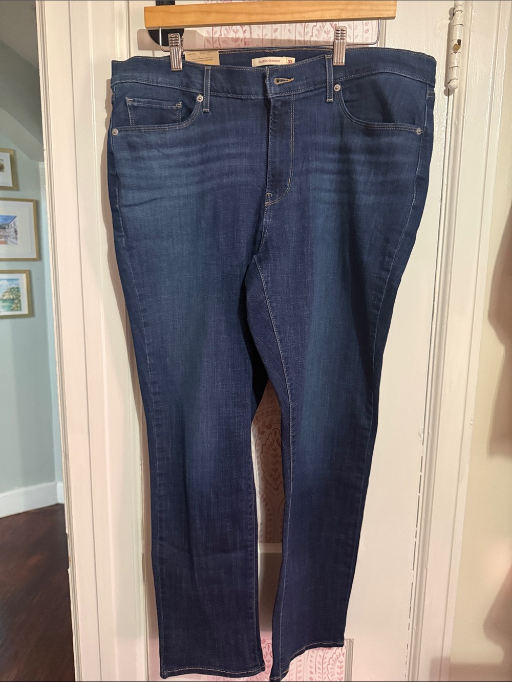 Levi's Women’s Straight Leg Jeans in Dark Blue Wash